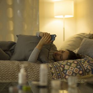 夜更かしはムダ毛のもと？