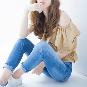 オフショルダーを着こなすにはインナーに要注意！