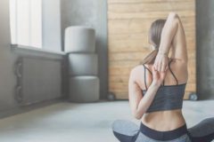 つるすべ背中で後ろ姿美人になろう